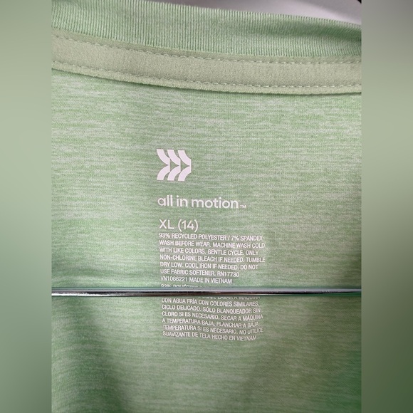 EUC All In Motion Green Tee Shirt - Picture 6 of 6